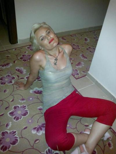 11P Turkish woman: Dilara