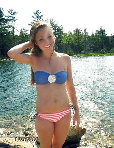 25P Girls in Bikinis 8