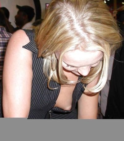 14P Love the downblouse