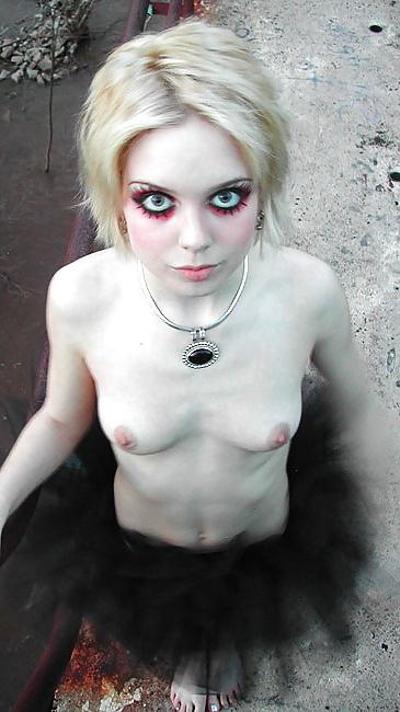 5P GOTH VAMPIRES