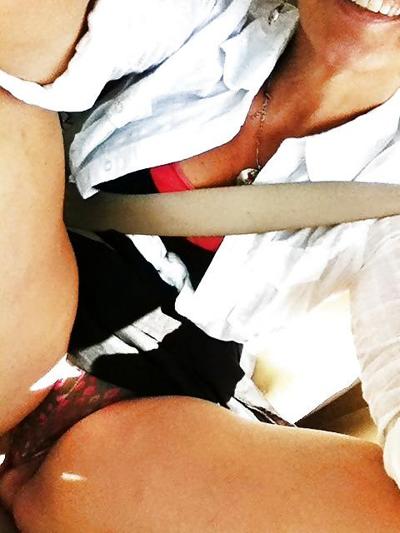25P More Naughty Milf