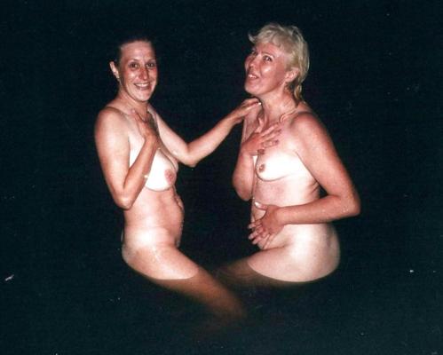 6P HOUSEWIFES VISITED OUR CLUB FOR FUN