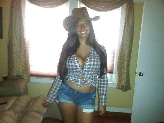 22P Some Random Cleavage Babes