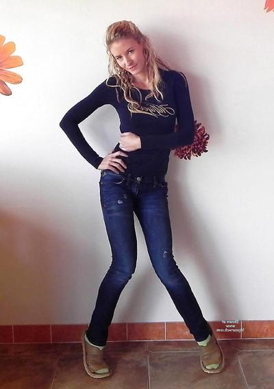 10P PRIVATE SHOTS GIRL 3