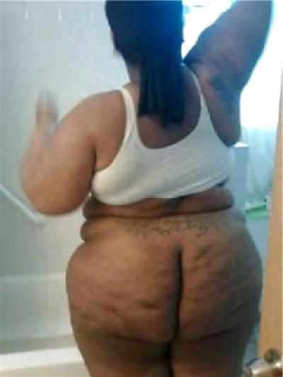 9P UNE BELLE BBW ÉPAISSE ET JUTILE.