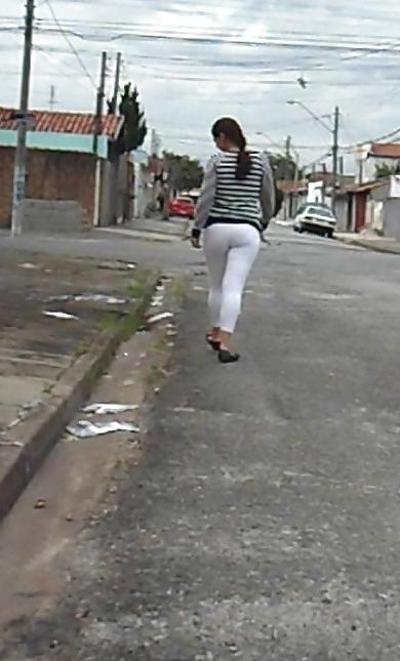 6P Alicia in the street