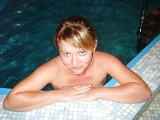 25P Girls come off in the sauna