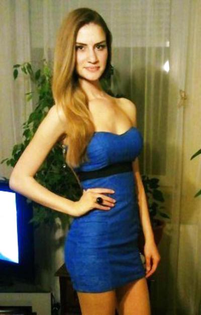 5P Beleza húngara Claudia