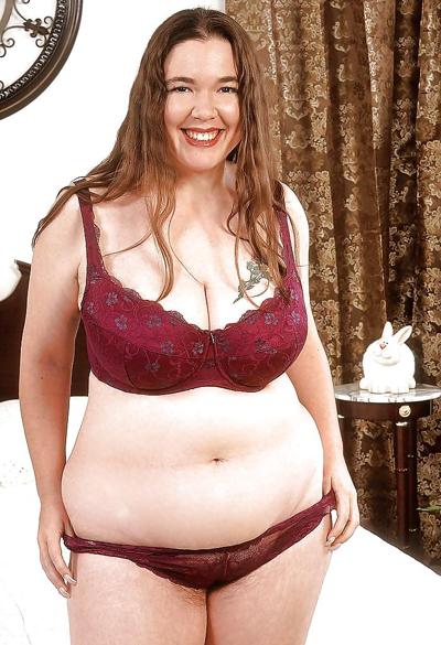 14P Chubby Woman With Hairy Pussy
