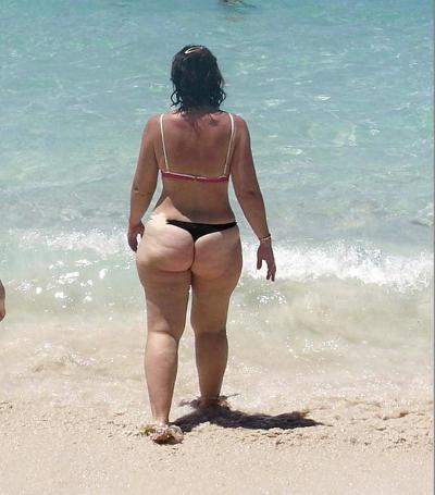 25P More BBW babes bursting out of bikinis