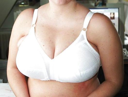 17P Chunky tits in bra 7