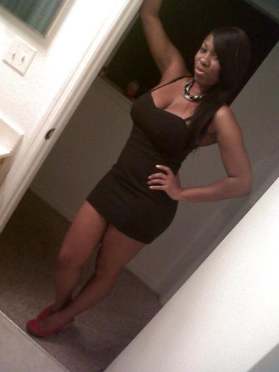 7P Qiturah - Busty Black Girl