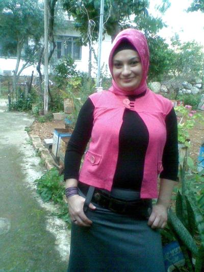 13P Hot arab woman