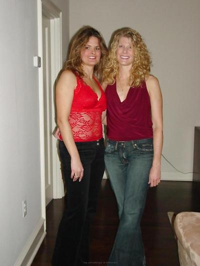 25P Hot lesbian action in the jacuzzi 