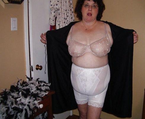 12P セクシーなふくよかなミイラ