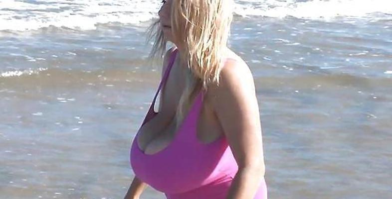 25P Huge Tits, Tight Tops 29