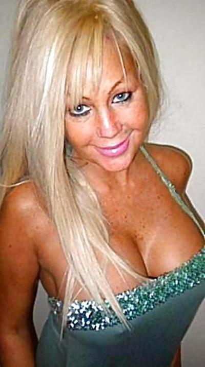 14P Facebook busty slut milf