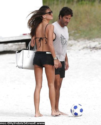 14P Claudia Galanti Bikini-Muschi-Lippen-Slip-Schnappschüsse