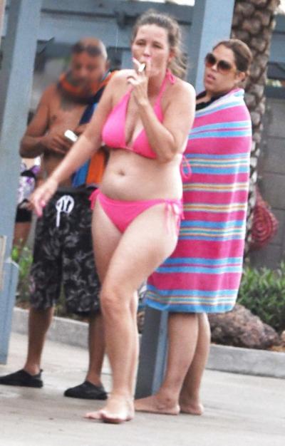 8P Thick Chicks at Water Park