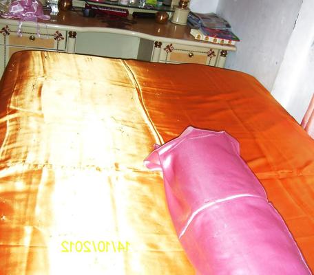 11P Penikmat satin