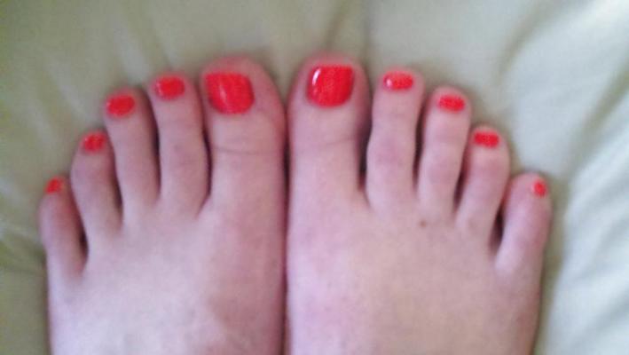 24P My redhead friend's feet and toes 