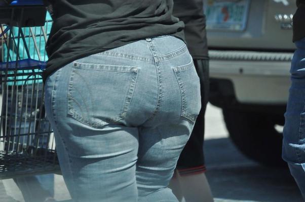 16P Cul épais, jambes épaisses