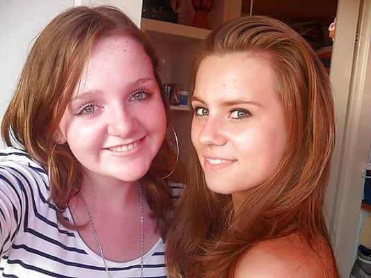 25P Hot dutch brunettes 