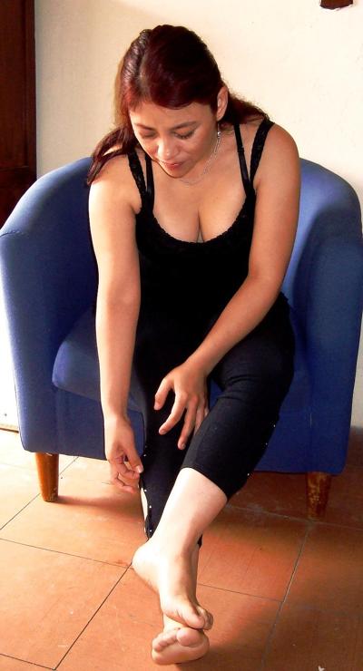 25P Sexy mexican feet