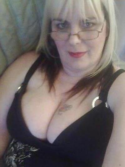 25P Mature Amateur Clothed 8