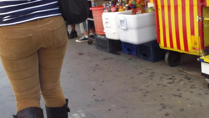 25P Anschließend folgt ein schöner, enger, sexy Arsch und Knackarsch
