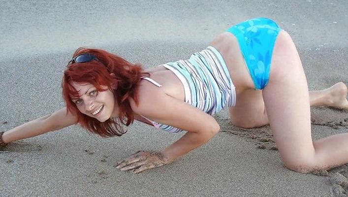 25P RedHead Girl on the Beach
