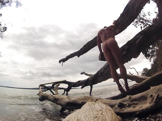 20P Nude at a public beach
