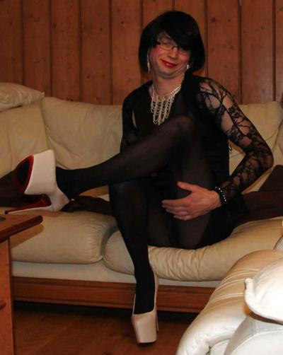 15P Little black dress