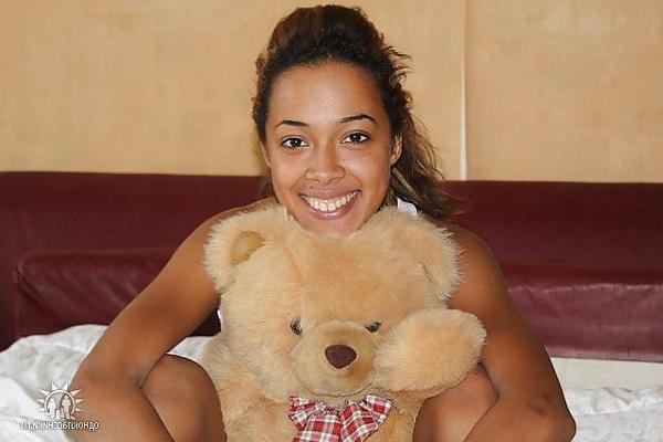 25P Sexy ebony Russian girl