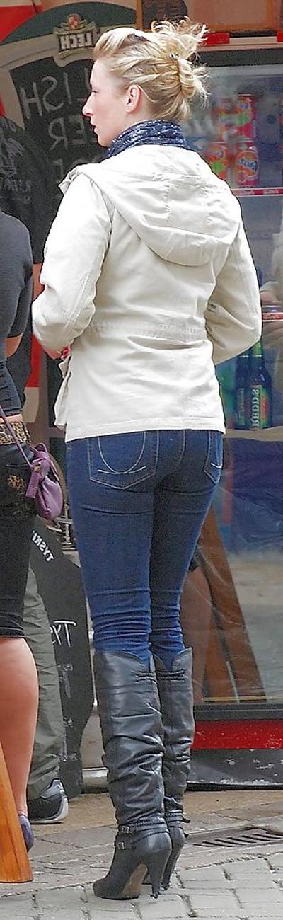 23P Jeans asses