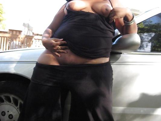 6P Thick Hoe Showin Ass & Pussy