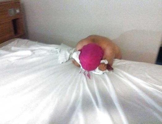 11P Spy scandal !!arab egypt hijab wife Wears paki jilbab