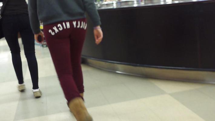 25P Compilation de fesses et de culs en jeans, shorts et bikinis