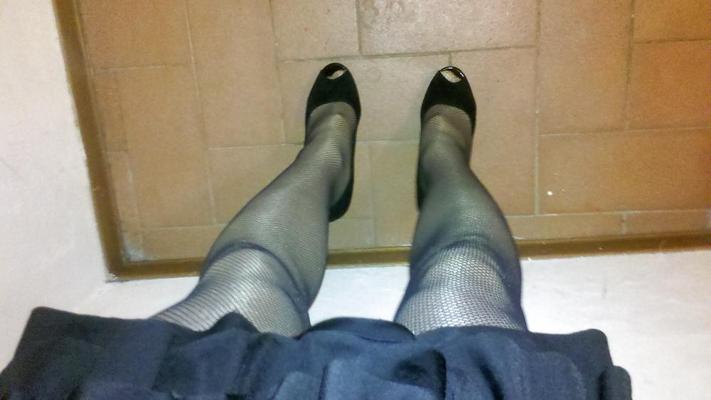 25P Miniskirt and new shoes