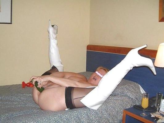 10P Hot heeled amateru in white boots