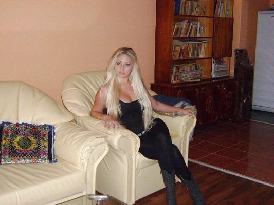 7P Fille serbe : Bojana
