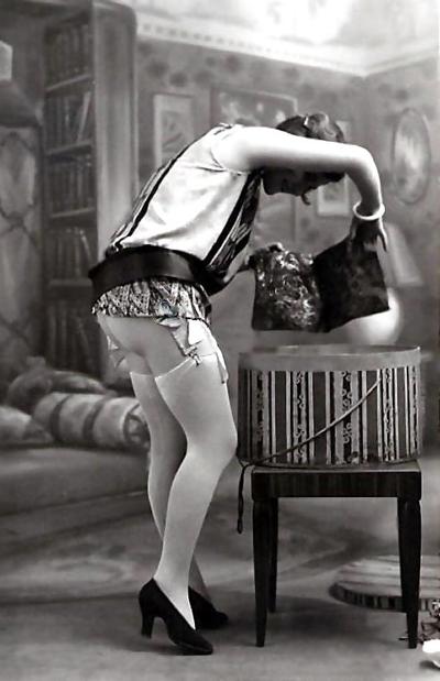 25P Vintage upskirt