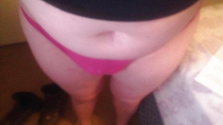 18P Sissy retrieving peed in panties