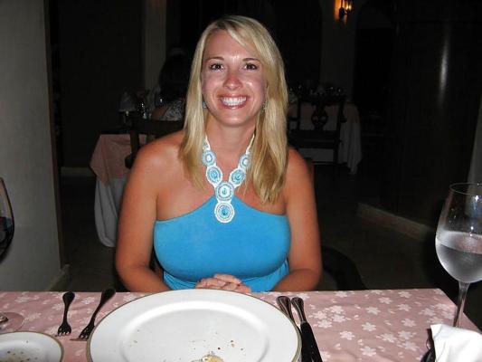 18P Slutty Milf Show Her Big Boobs