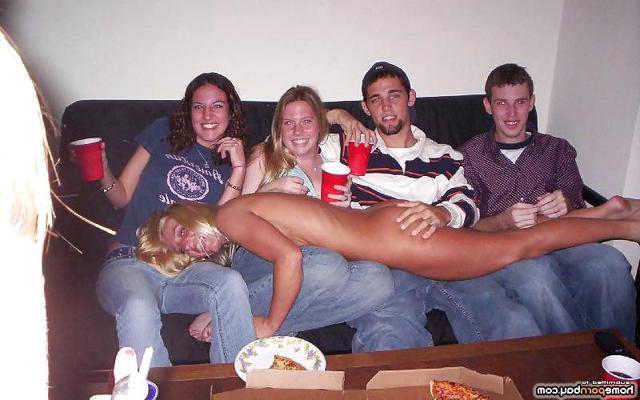 22P Hot college babes partying