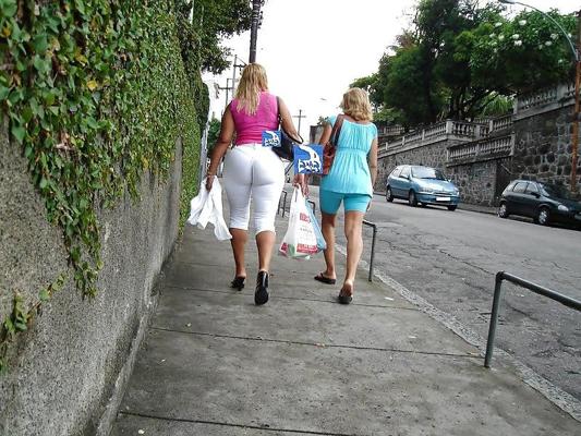 6P Gostosa na rua - hot milf in street