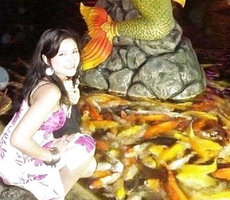 25P Hot Pakistani Slut Aesha, a treat for Big Black Cocks