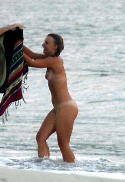 8P Turista exibida -nudism in prohibited beach