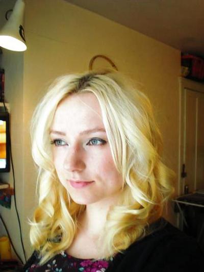 25P Pls cum on Laura