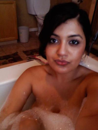 25P Rare real sexy pics: nude, semi nude and dressed